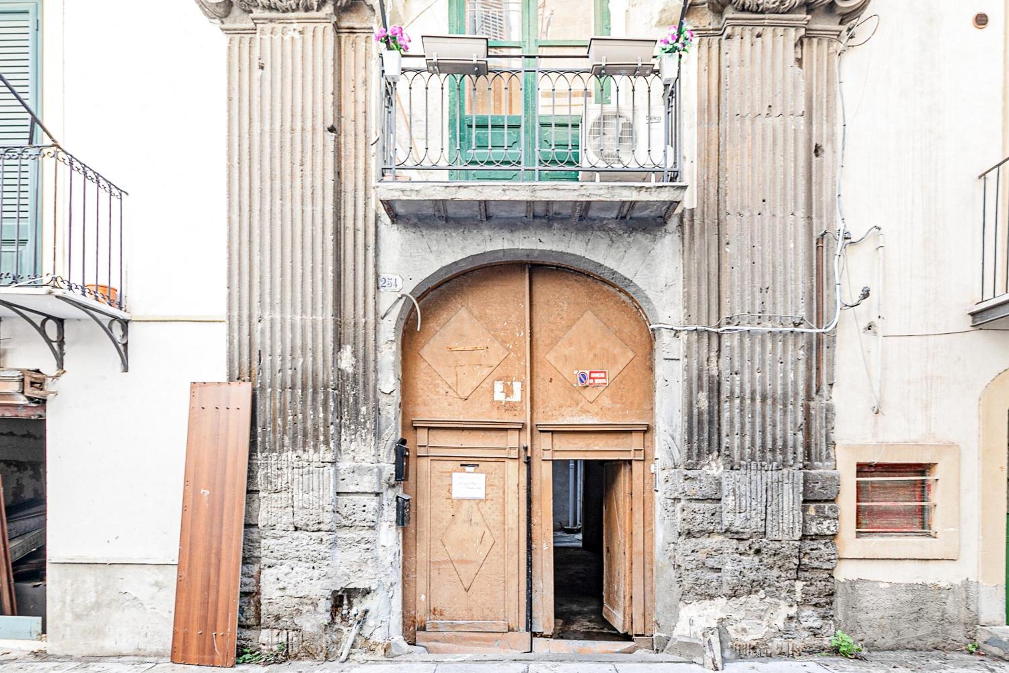 פלרמו Palazzo Dei Normanni Stylish Apartment מראה חיצוני תמונה